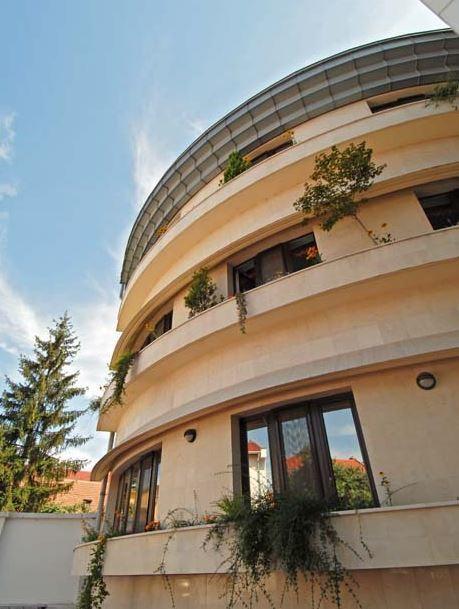 Hozam Wellness Es Apartman Сольнок Экстерьер фото