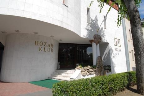 Hozam Wellness Es Apartman Сольнок Экстерьер фото